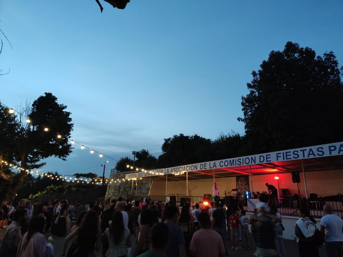 La Xuventude de Cela organizó un festival que contó con la actuación de Silee.