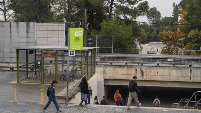 Estació de FGC del campus universitari. | ZOWY VOETEN