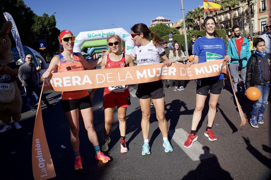 Las imágenes de la llegada a meta de la Carrera de la Mujer de Murcia 2024