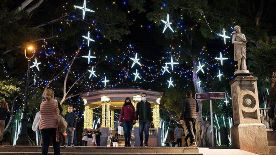 Iluminación navideña en la plaza del Príncipe.