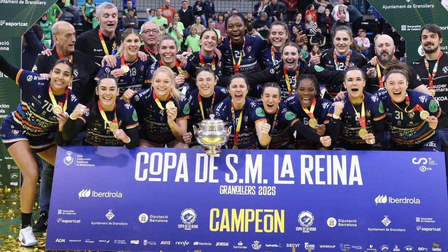 Elba Álvarez, canterana del Balonmano Zamora, conquista la Copa de la Reina con el Super Amara Bera Bera