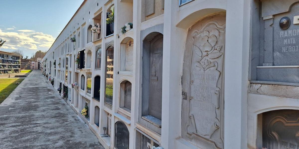 El Ayuntamiento ya ha renovado una parte de los nichos existentes en el perímetro antiguo del cementerio.