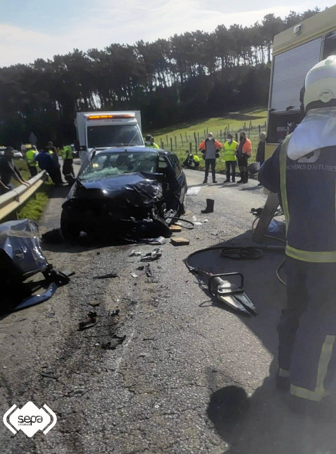 Grave accidente de tráfico en Navia