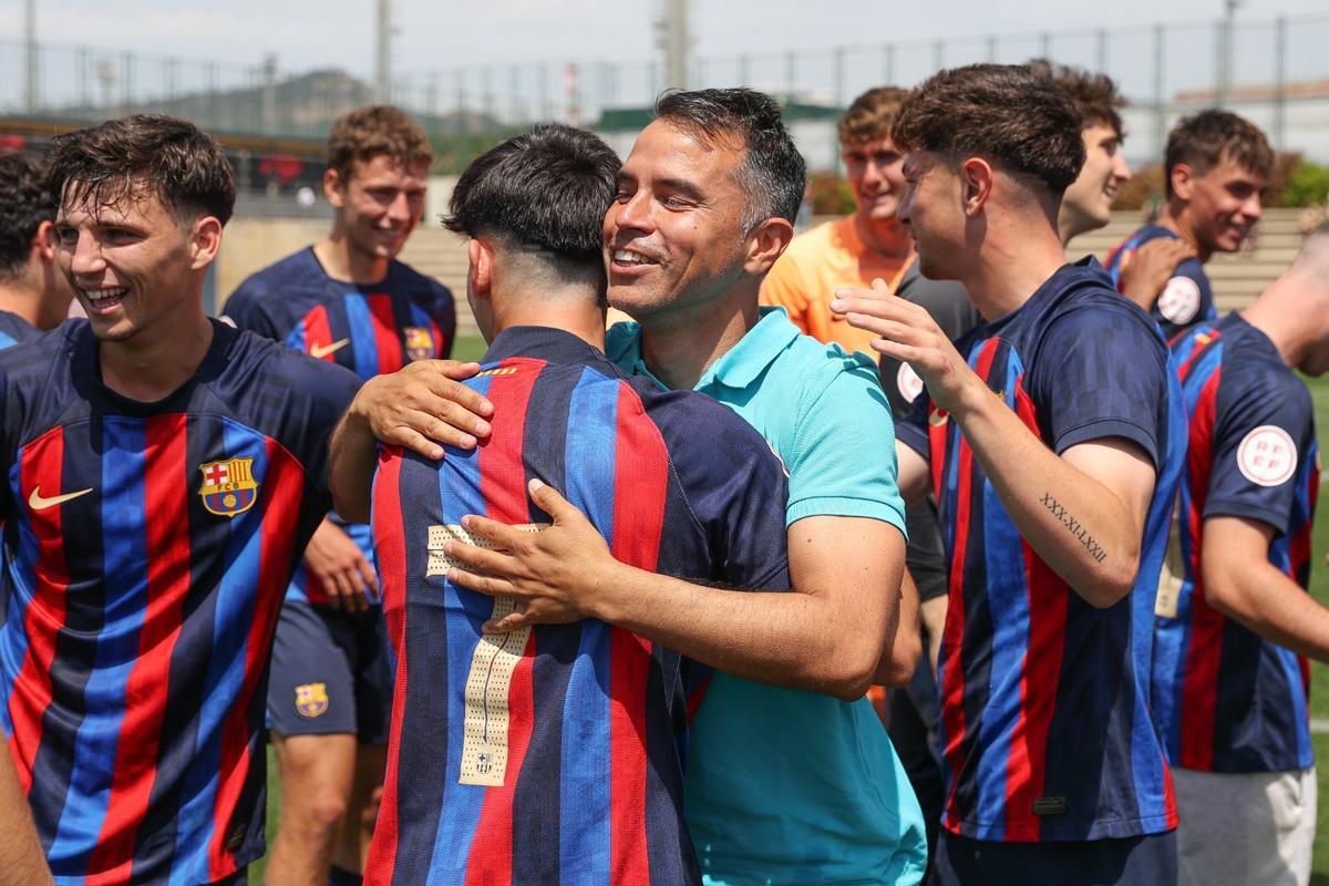 ¡Euforia absoluta! Así ha celebrado el Juvenil 'A' el título de Liga