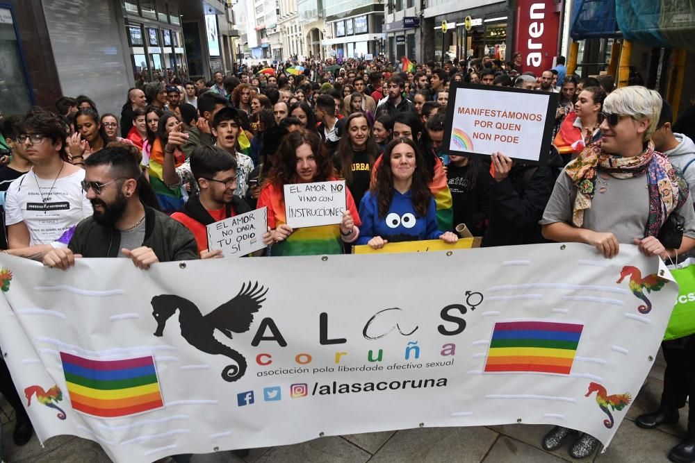 Banderas arcoiris engalanan A Coruña