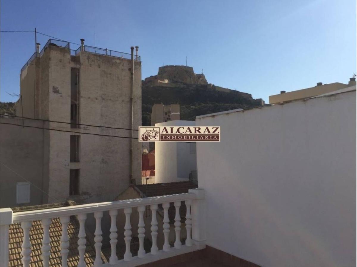 El gran piso en en Plà del Bon Repòs-La Goteta-San Antón, Alicante / Tucasa.com