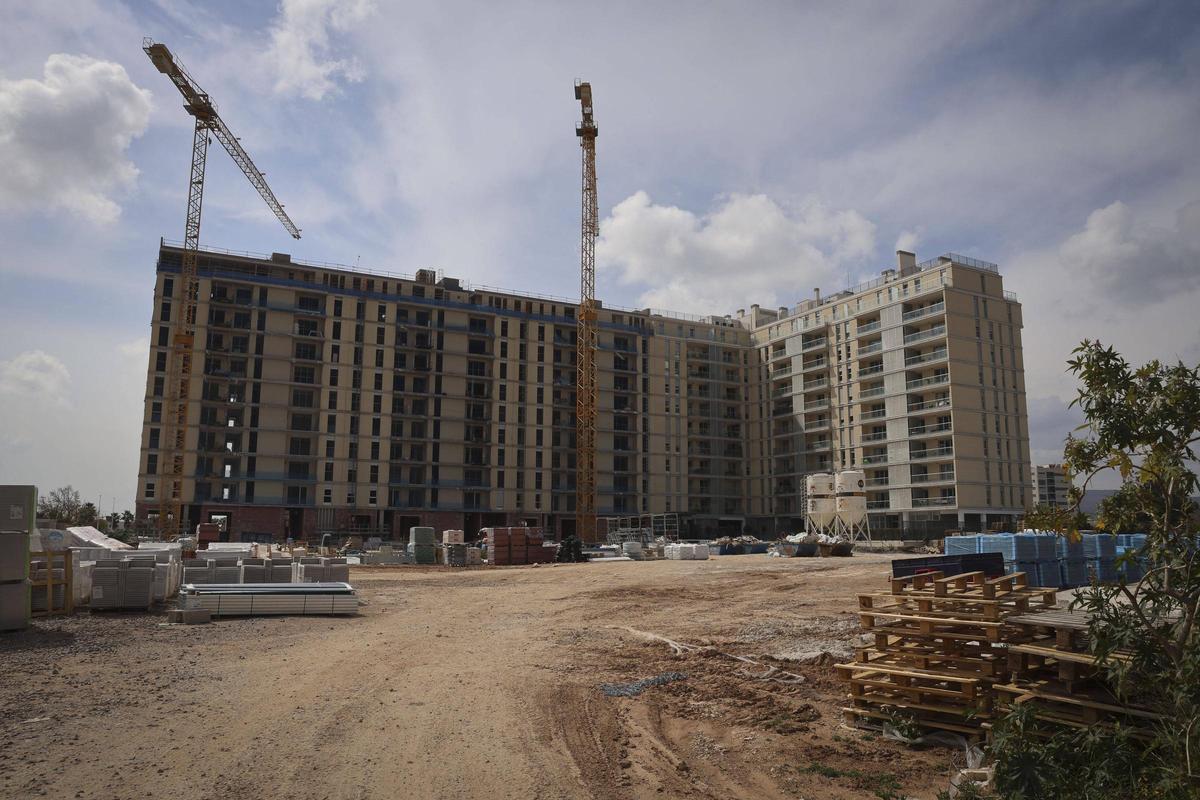 Bloque de viviendas que se construye en el PAI Fusión de Sagunt.