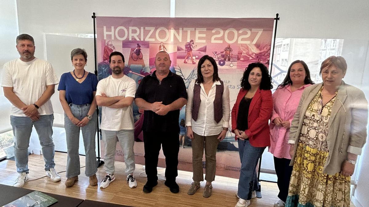 Representantes dos territorio do Galp Costa Sostible durante a presentación da iniciativa.