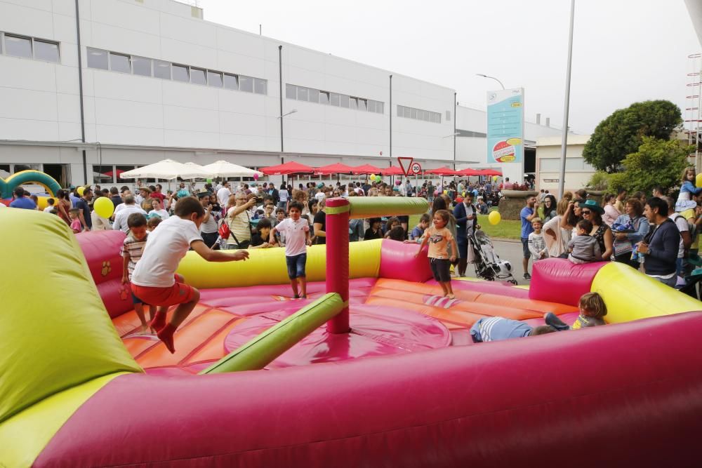 Más de 5.000 personas realzan la jornada de puertas abiertas celebrada en la planta.