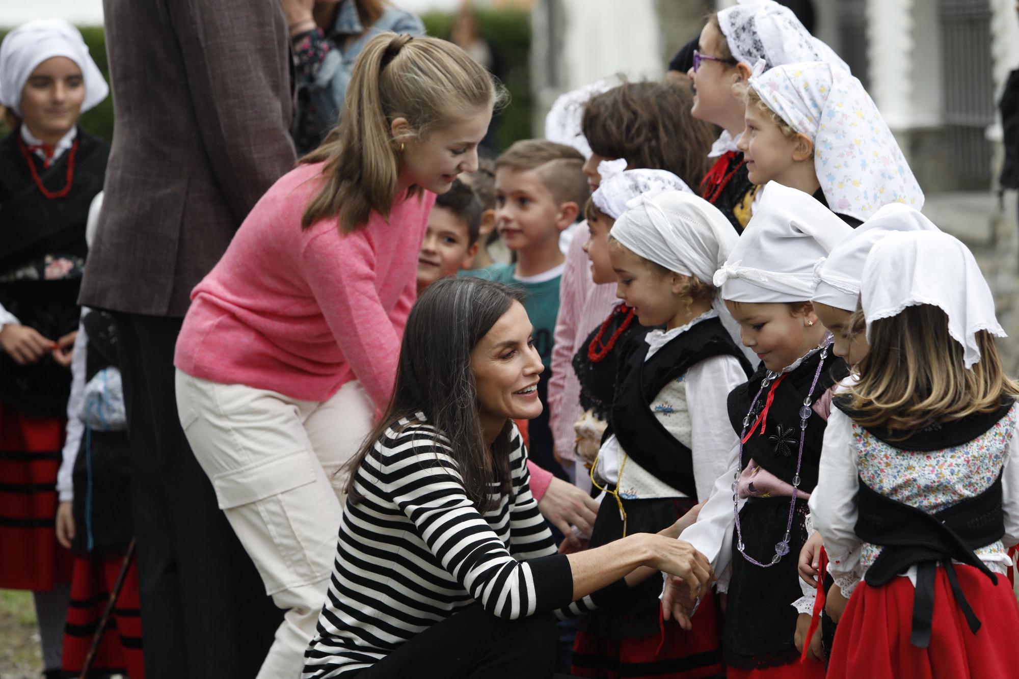 EN IMÁGENES: La Familia Real visita Cadavedo para hacer entrega del premio al Pueblo Ejemplar