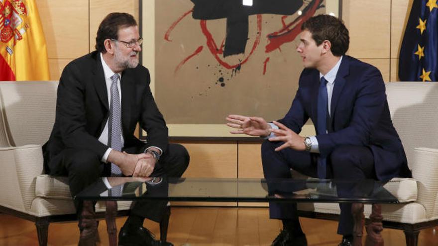 Rajoy retoma su agenda para buscar apoyos a su investidura