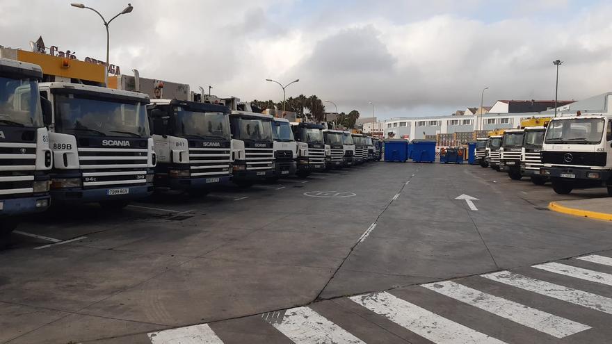 La recogida de basura se paraliza un día al vencer el seguro de los camiones