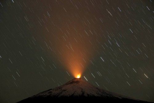 El volcán Villarrica por la noche