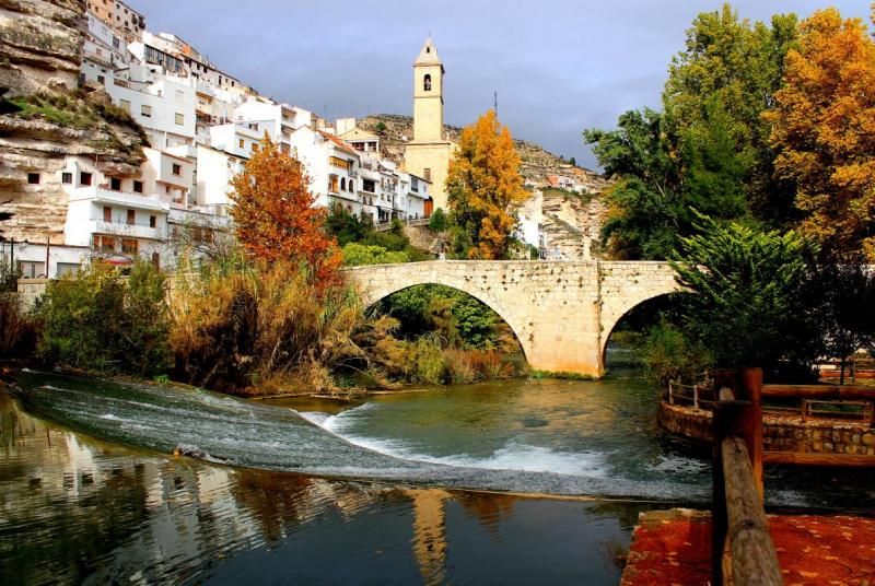 Alcalá del Júcar, en la provincia de Albacete, a 1 hora y 45 minutos de València