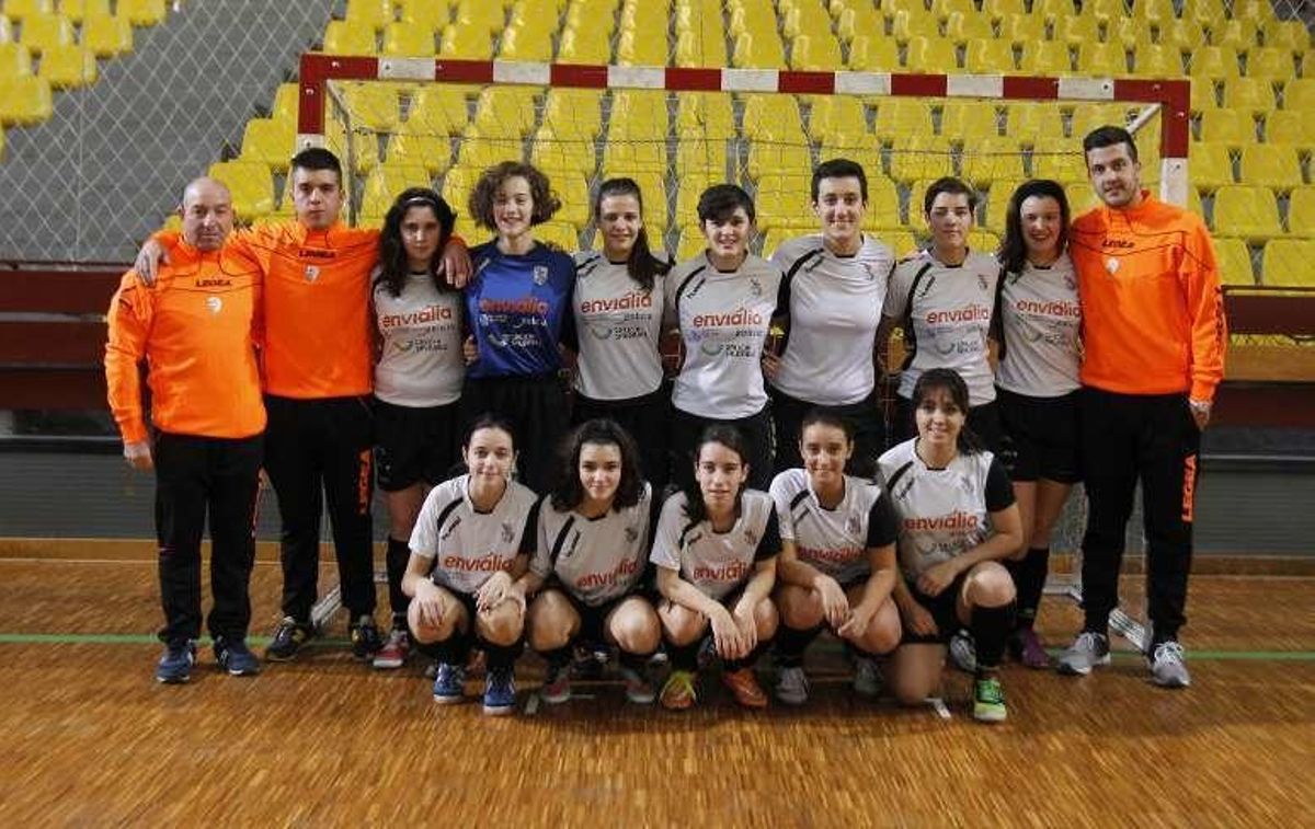 El Sporting Manzaneda y el Café Alecrín mandan en la clasificación