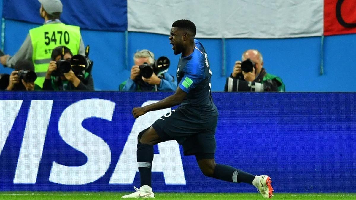 Umtiti celebra el primer gol de Francia ante Bélgica.