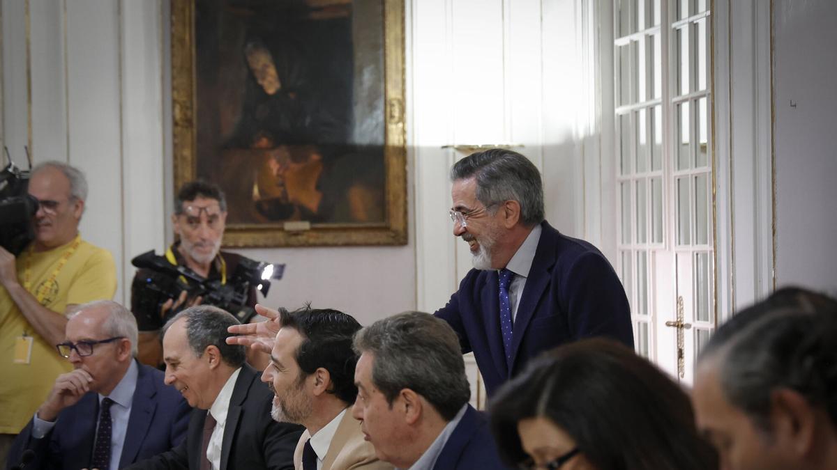 Diputados de PP y Vox en la junta de síndics en las Corts del 9 de junio