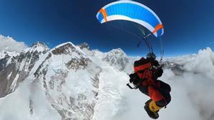 Primer vuelo en parapente en el Everest