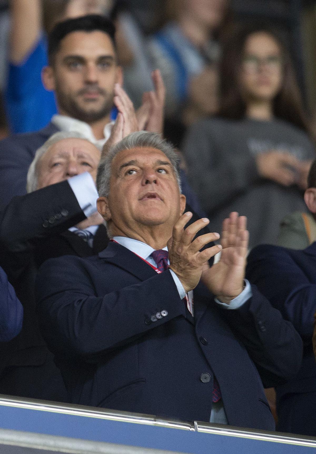 Laporta, salvat i impulsat per Flick Laporta, salvat i impulsat per Flick