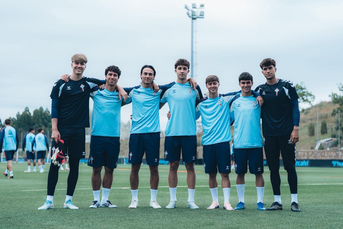 A Izan Server (i.) se unieron los otros seis representantes del Fortuna en la pretemporada del primer equipo.