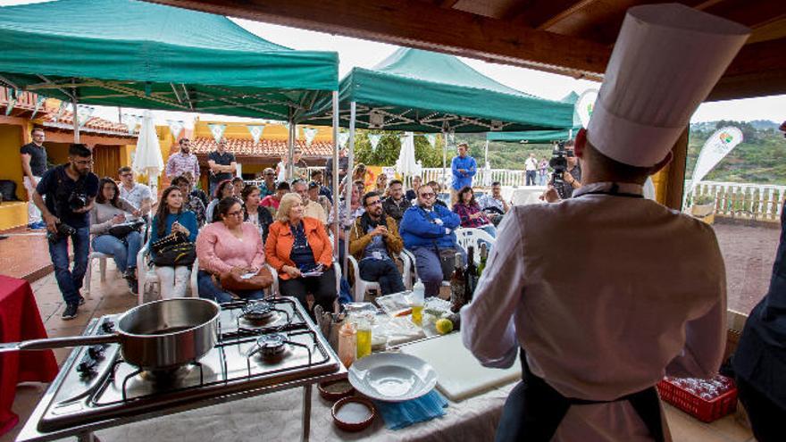 Un momento de la exhibición culinaria en Moya.