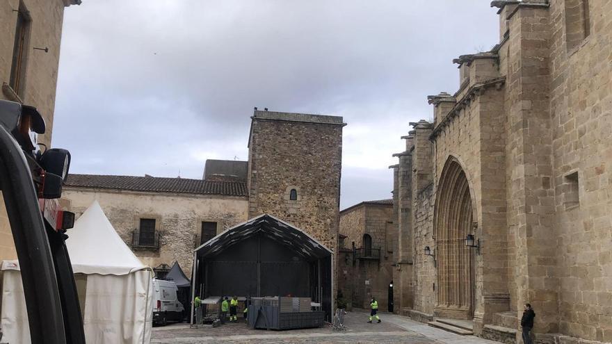 Vídeo | El Arco por donde es precioso recorrer la muralla de Cáceres