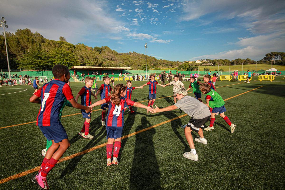 Los benjamines del Barça celebrando en la pasada edición