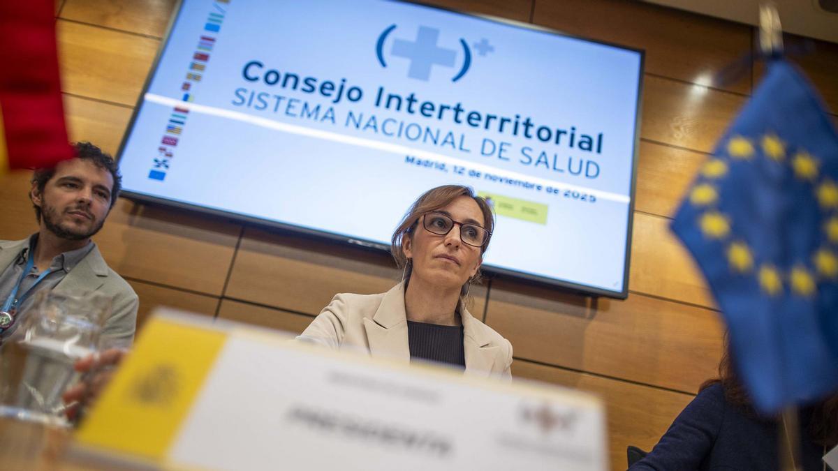La ministra de Sanidad, Mónica García, preside el CISNS