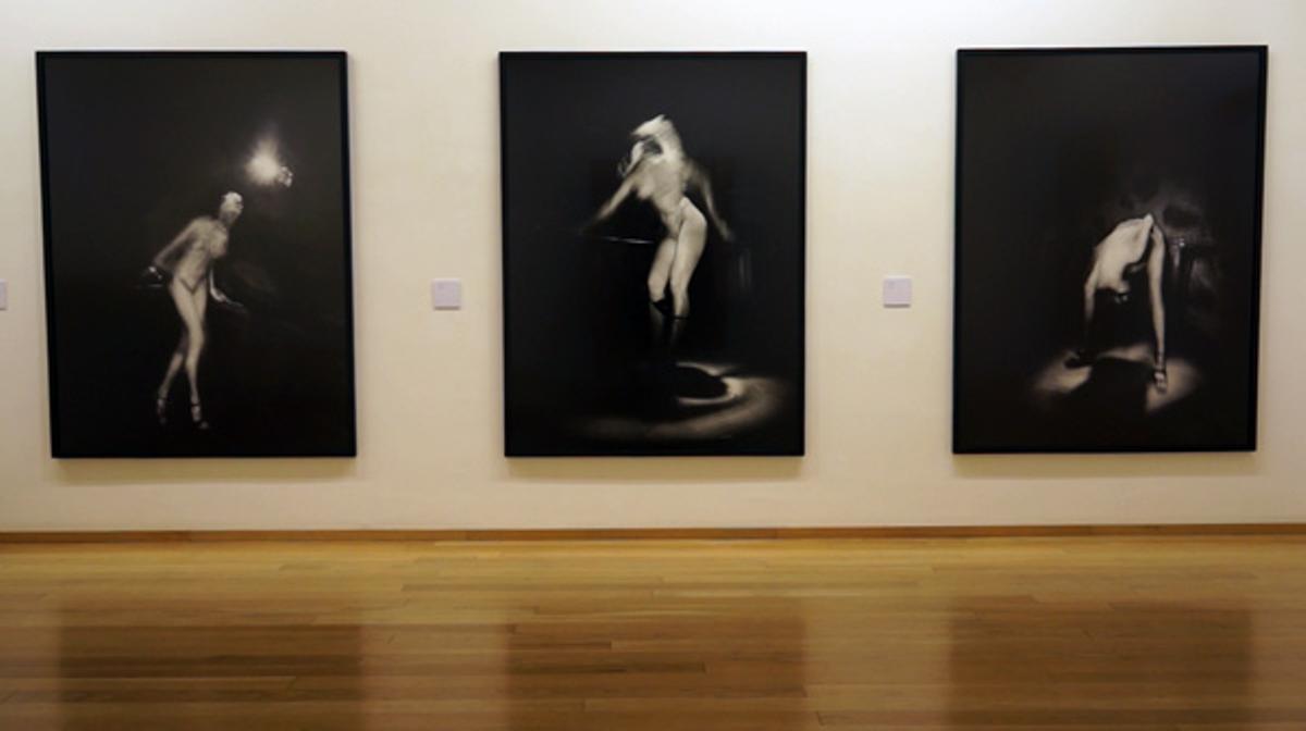 El fotògraf de l’agència Magnum Antoine D’Agata exposa una retrospectiva del seu treball a la Galeria Carles Taché de Barcelona. La mostra es pot veure fins al 31 de juliol.