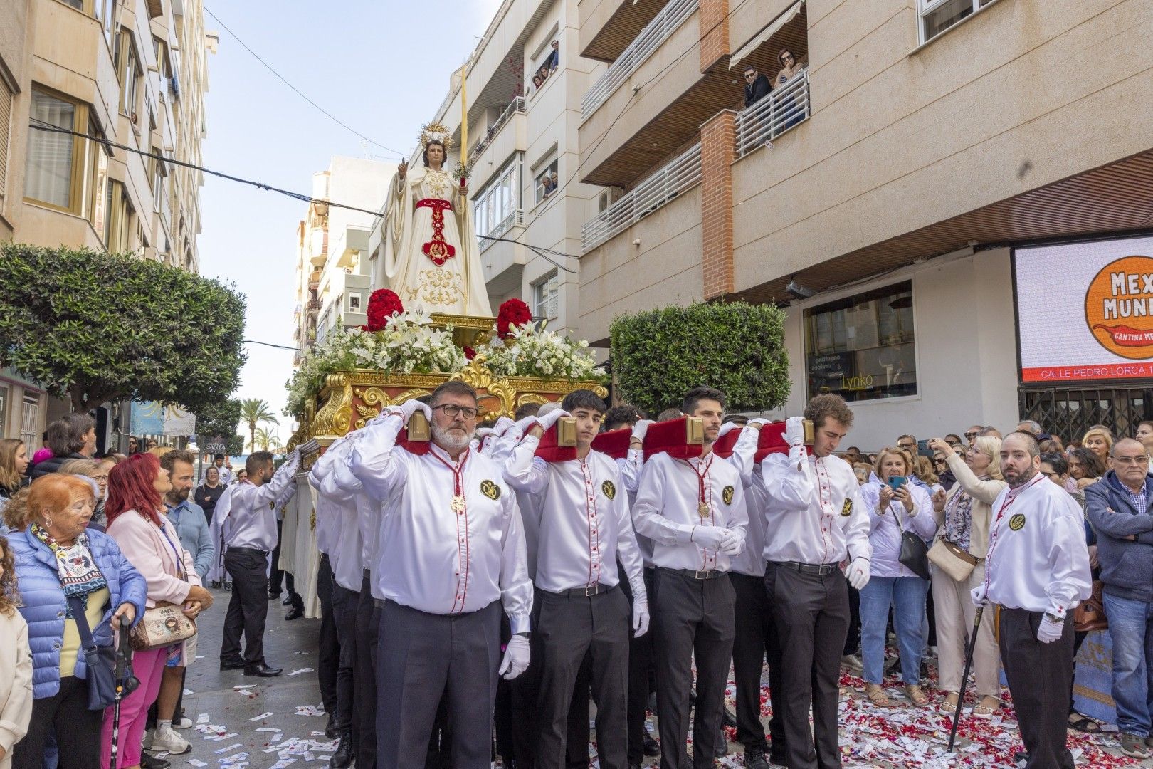 Las imágenes de la procesión del Encuentro del Domingo de Resurrección en Torrevieja