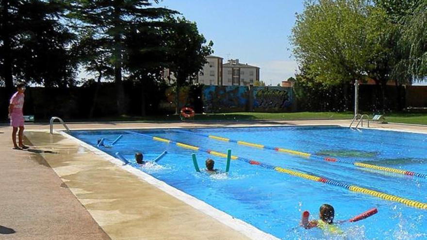 La piscina de Calaf, a punt per rebre els banyistes