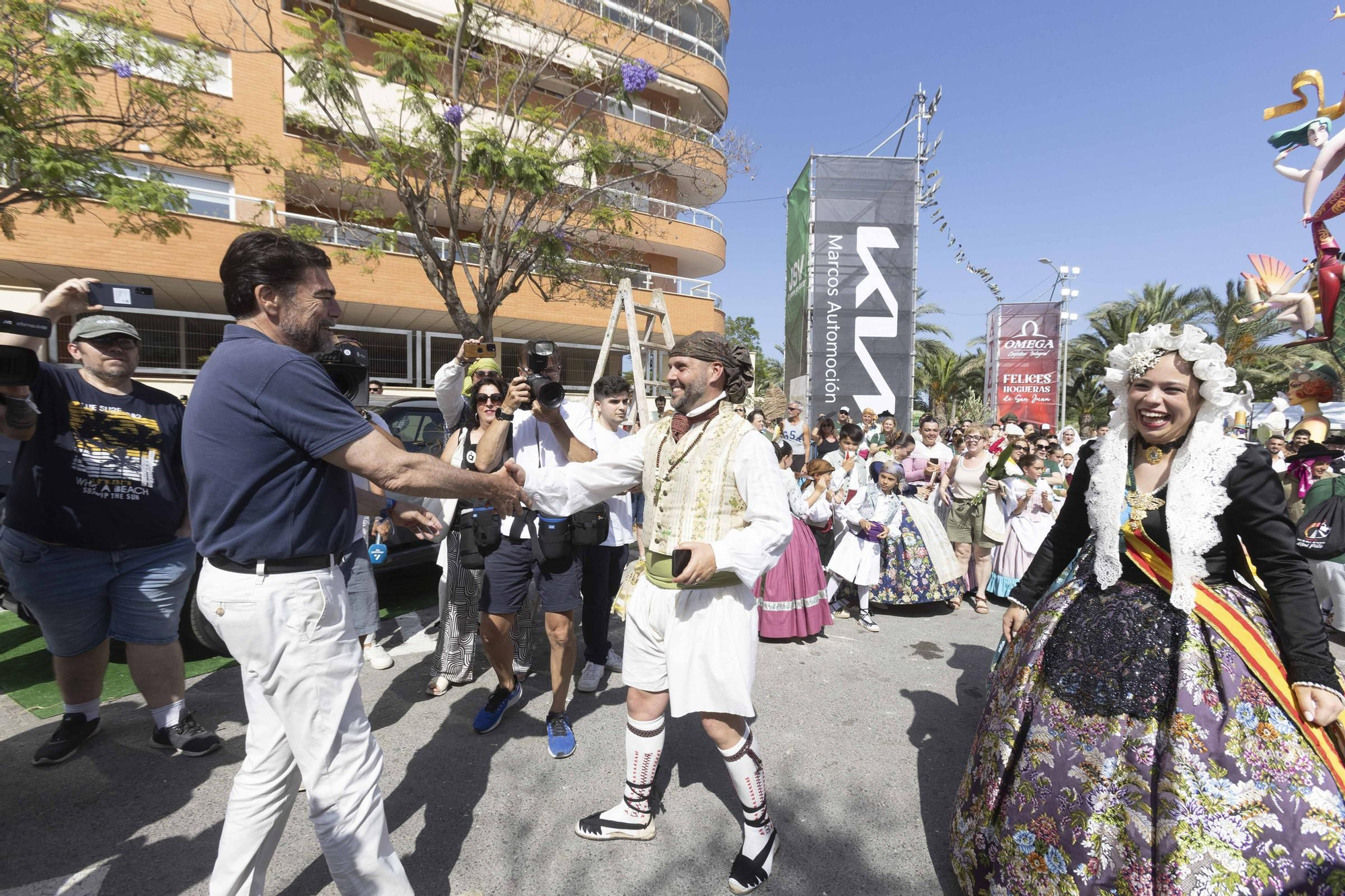 Baver - Els Antigons gana por primera vez el premio a la mejor hoguera de Alicante