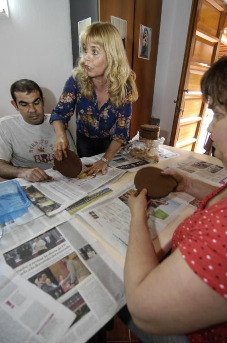 TALLERES DE CERAMICA Y BAILE POR EL DIA DE ...