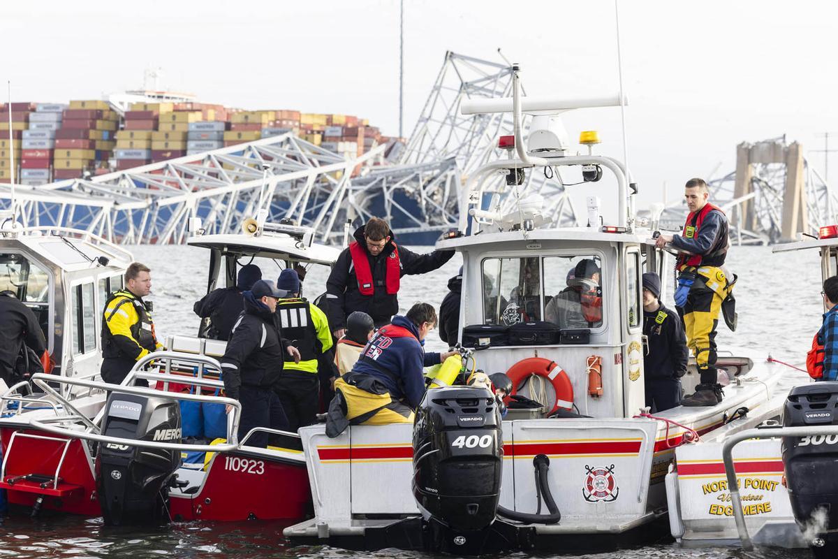 Un barco carguero  impacta contra el puente Francis Scott Key en Baltimore