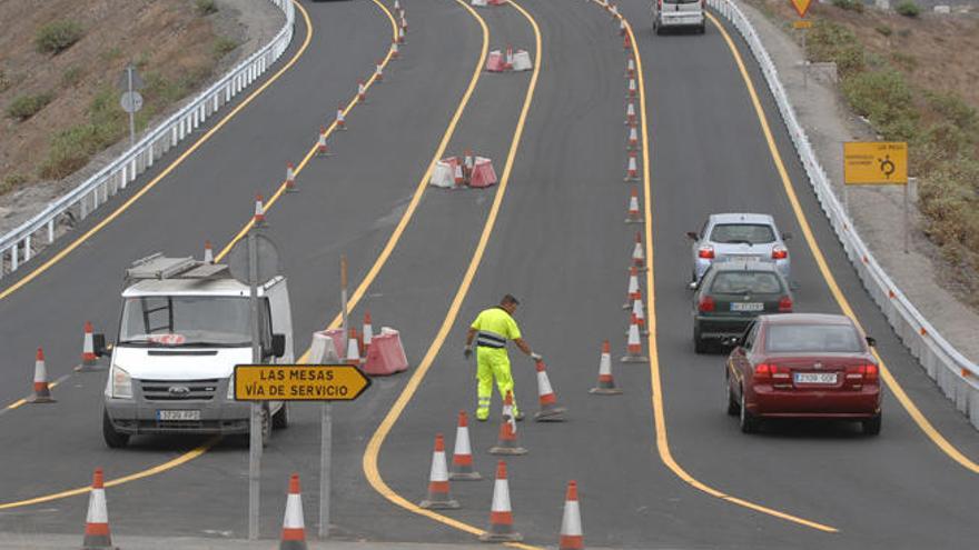 Cierre de la carretera de acceso a Las Mesas