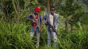 Gloire y Rodrigue, de 12 años, son niños soldado del Movimiento de Acción por el Cambio (MAC). República Democrática del Congo. 25 de febrero del 2019.