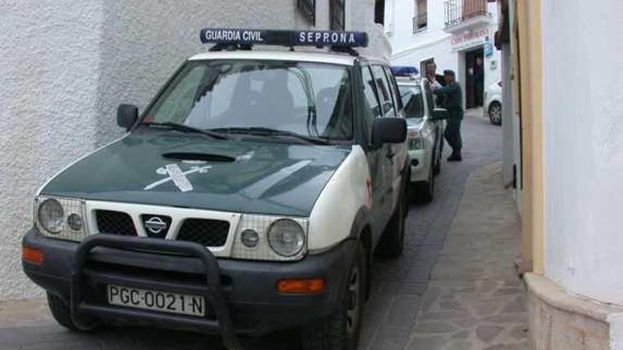 Una patrulla en la Alta Axarquía más occidental.