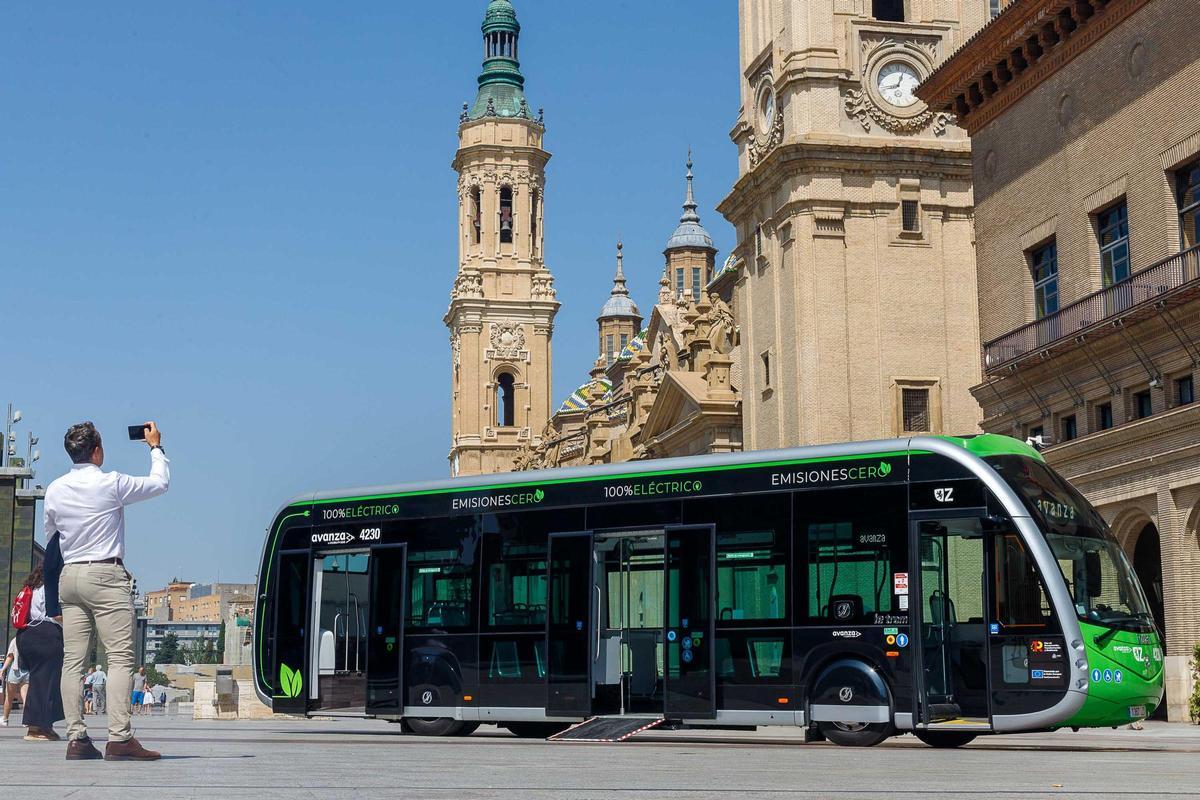 La flota de vehículos de Avanza Zaragoza es sostenible y accesible, y está formada por más de 350 autobuses.