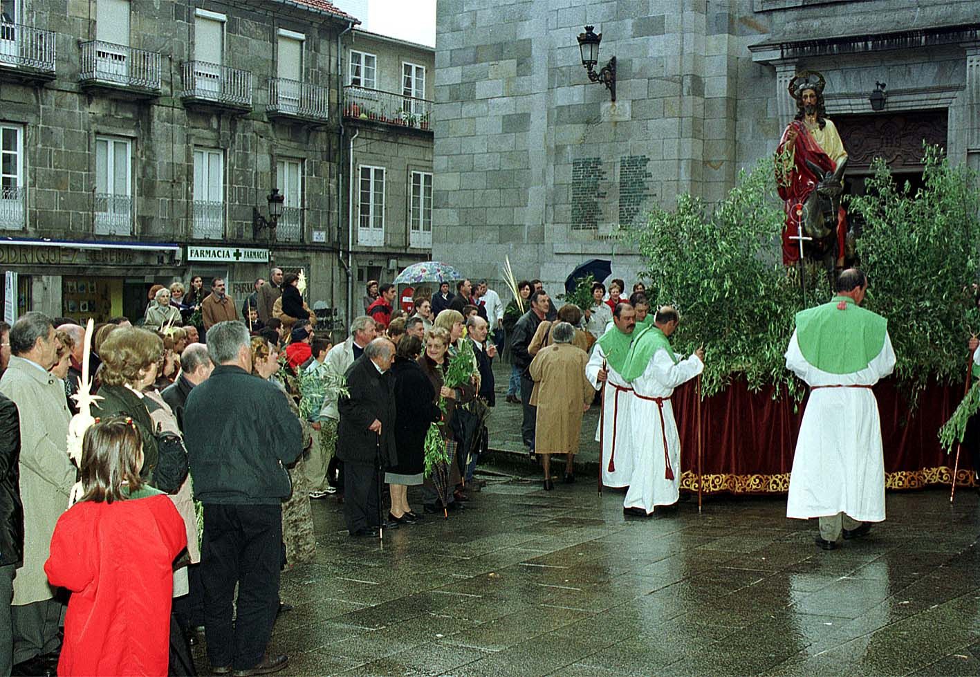 2000 Imagen de la procesión de la Borriquita dentro de la Semana Santa de Vigo Jesús de Arcos (6).jpg