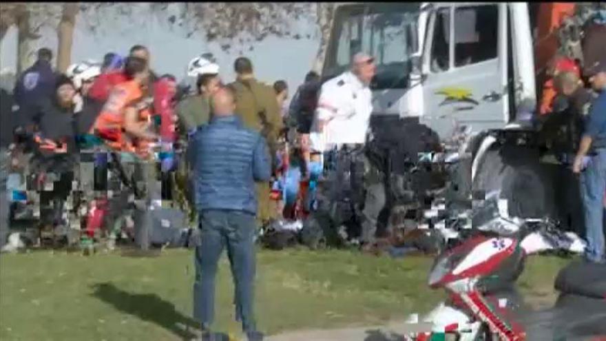 Un palestino arrolla con un camión a un grupo de soldados israelíes en Jerusalén