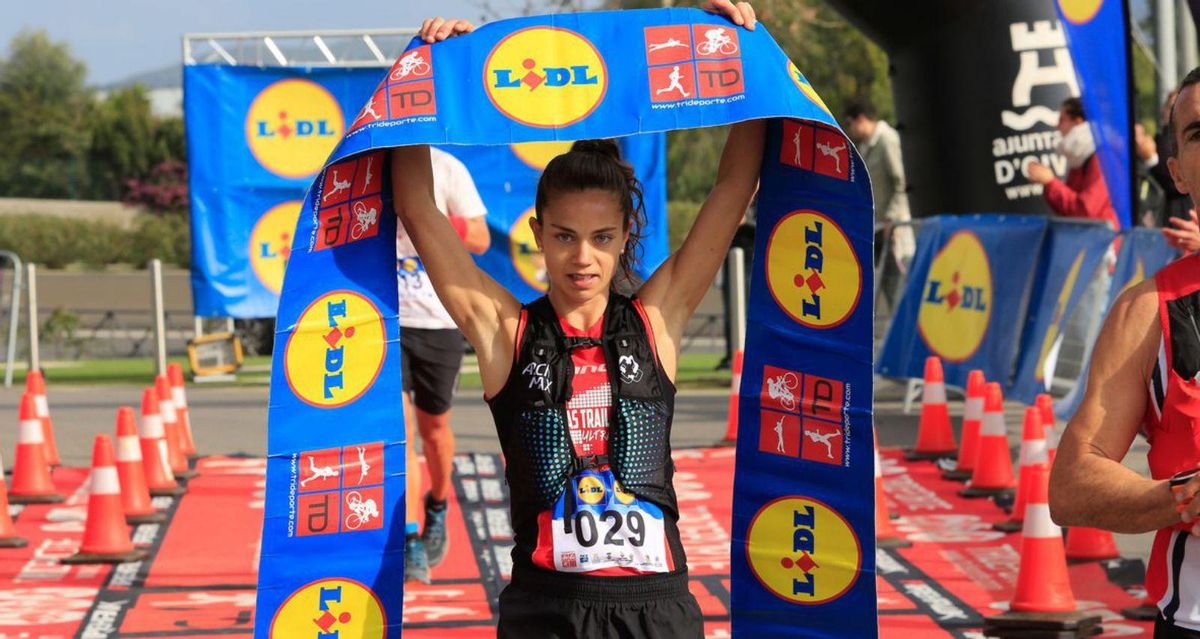 Irati Matas y Javi Ferrer arrasan en un ‘súper’ medio maratón