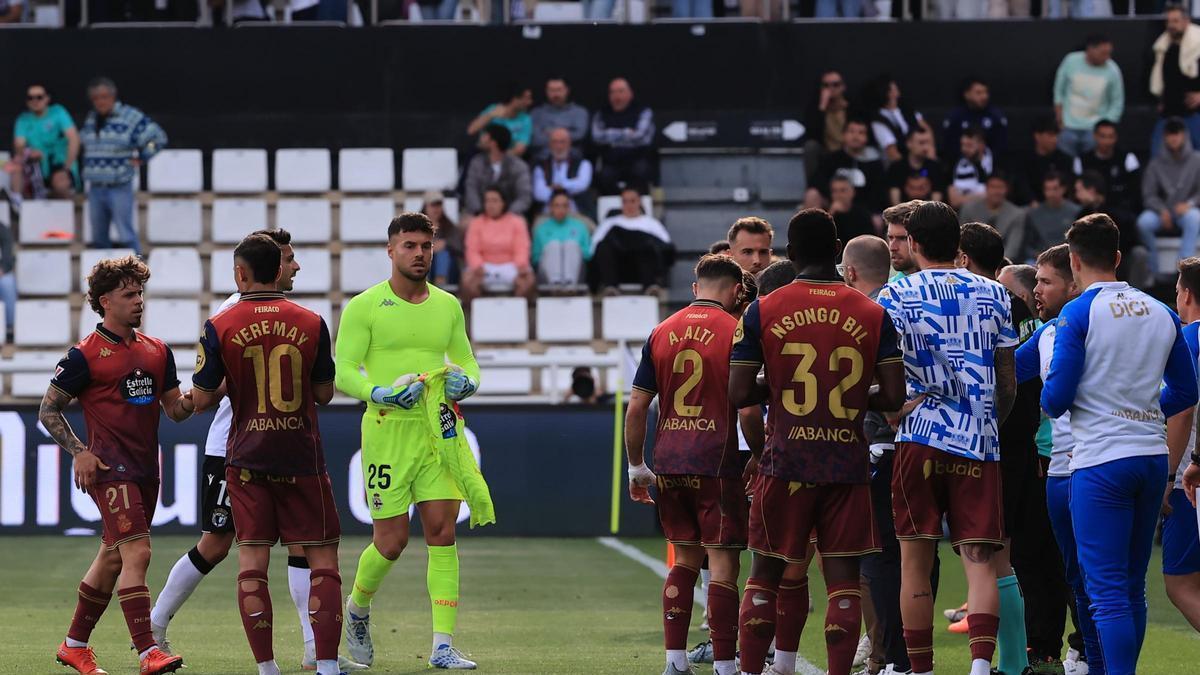 Momento en el que Ferllo se fue a cambiar la camiseta con sangre