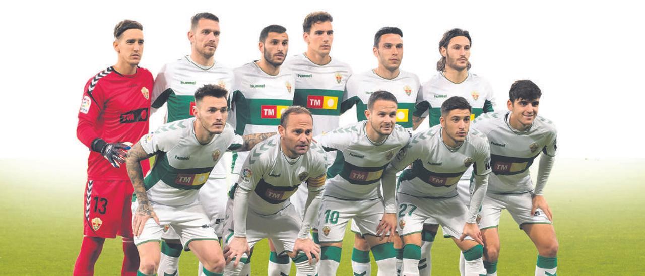 Once inicial del Elche que jugó el pasado domingo en Cádiz.