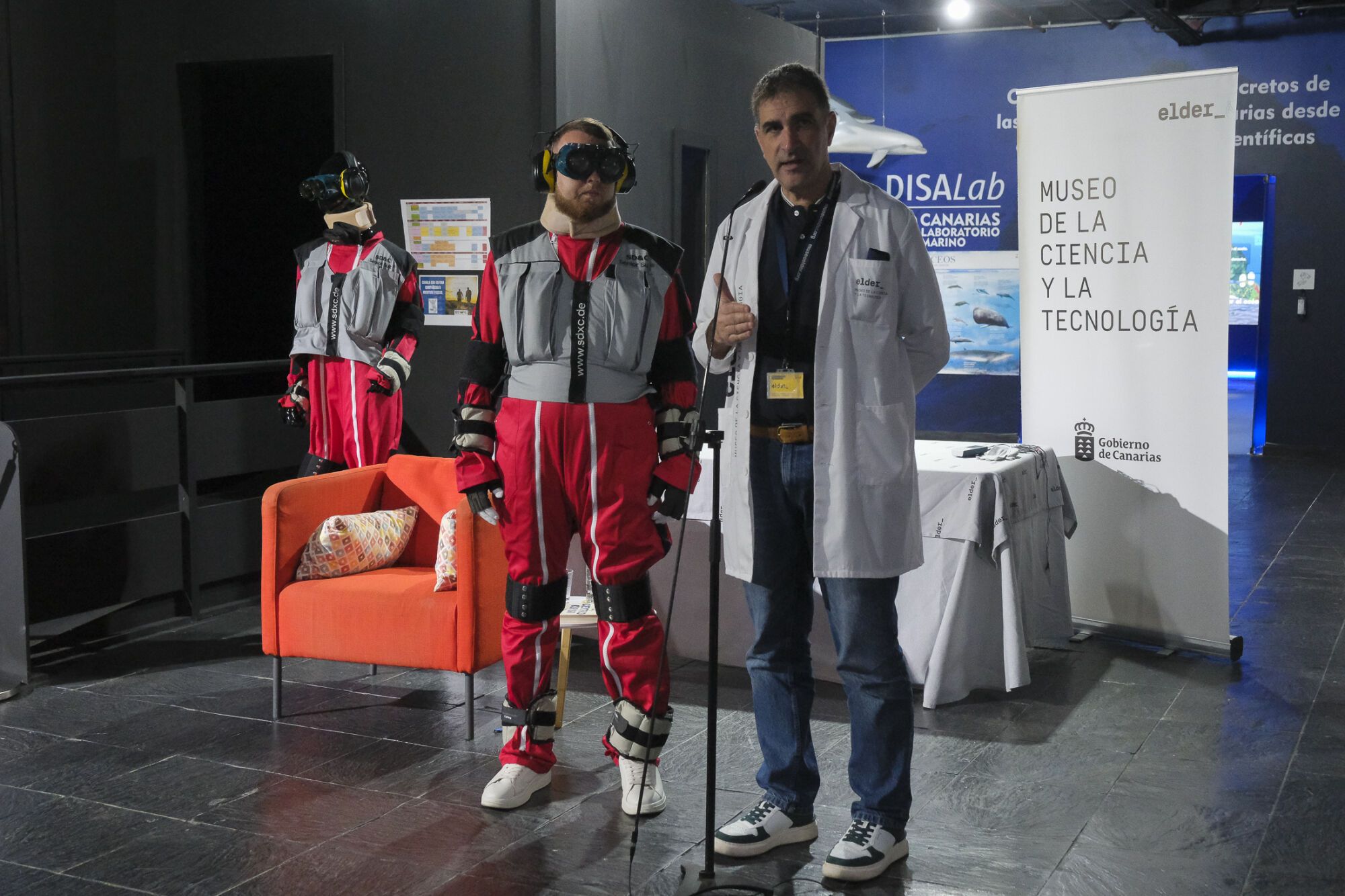 Traje en el Museo Elder que simula el envejecimiento