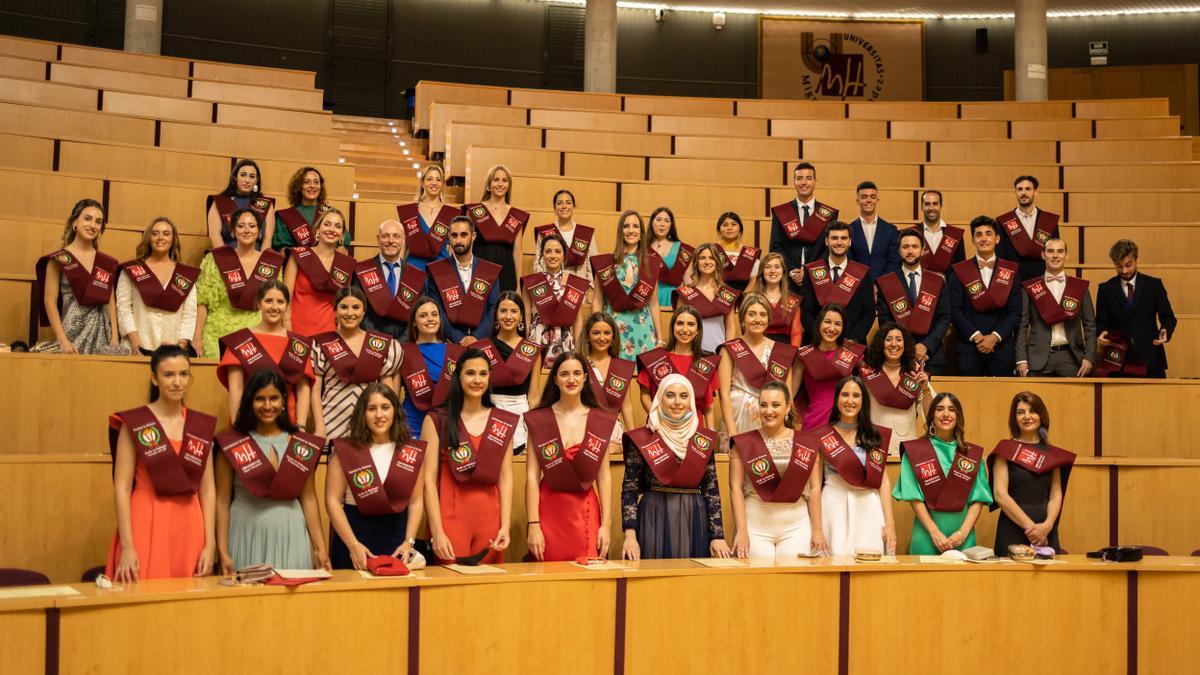 Los alumnos de la VIII promoción de Podología de la UMH de Elche