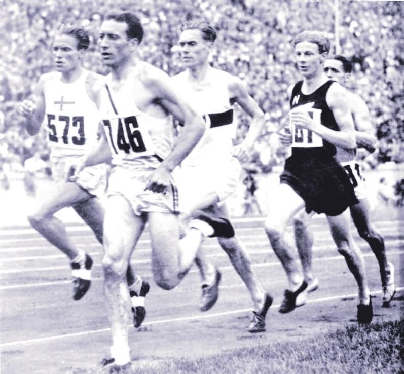 Cunningham tira del grupo durante
la final de 1.500 en Berlín 1936.