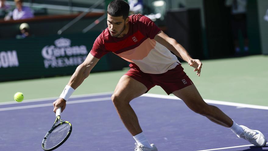 Alcaraz derrota a Halys por la vía rápida y mantiene su idilio con Indian Wells