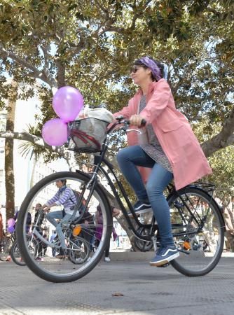 08-03-2019 LAS PALMAS DE GRAN CANARIA. Bicipiquete feminista, en San Telmo. Fotógrafo: ANDRES CRUZ  | 08/03/2019 | Fotógrafo: Andrés Cruz