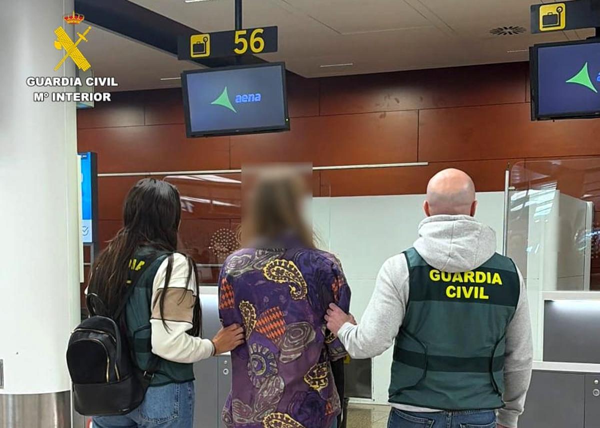 El detenido al que pillaron en el Aeropuerto de Barcelona camino de la India.