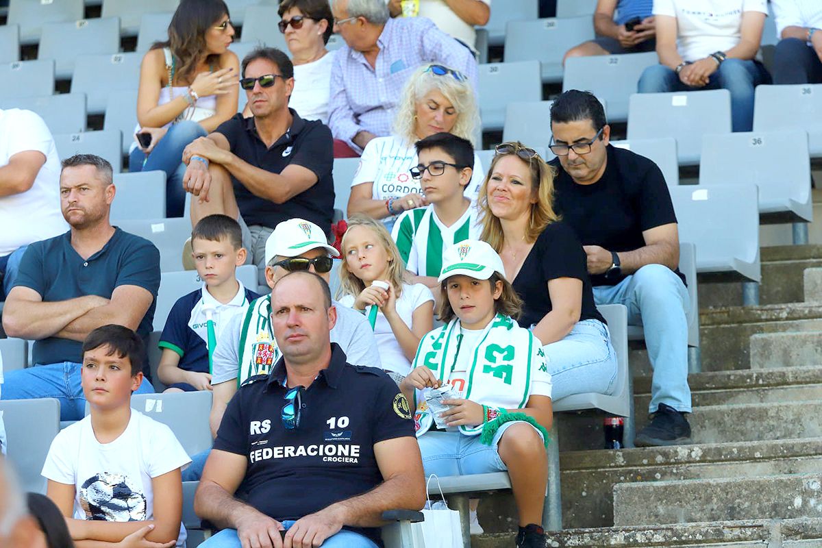 Las imágenes de la afición del Córdoba CF - Algeciras